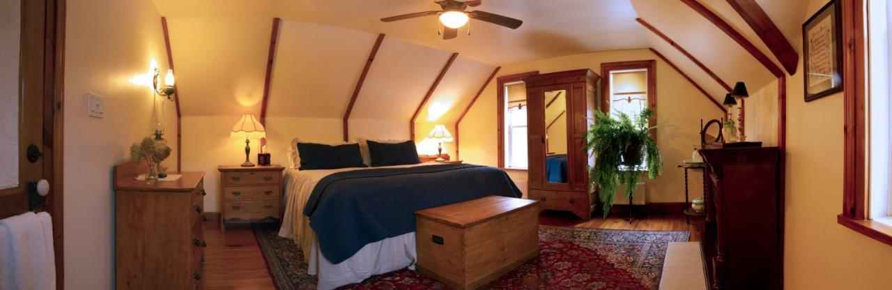 Sawyer'S Creek Bed And Breakfast Algonquin Highlands Exterior foto